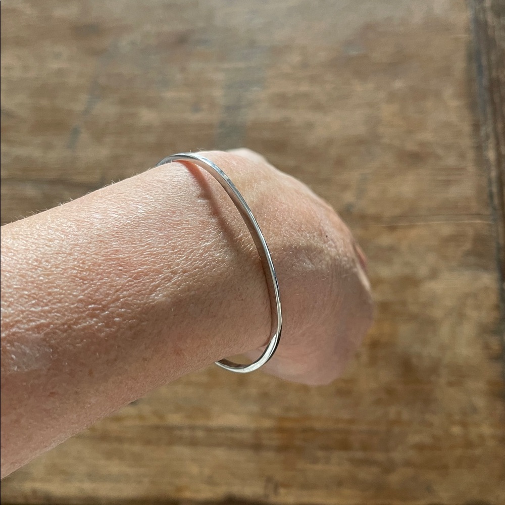 Avon Minimalist Silver Cuff - Picture 4 of 4